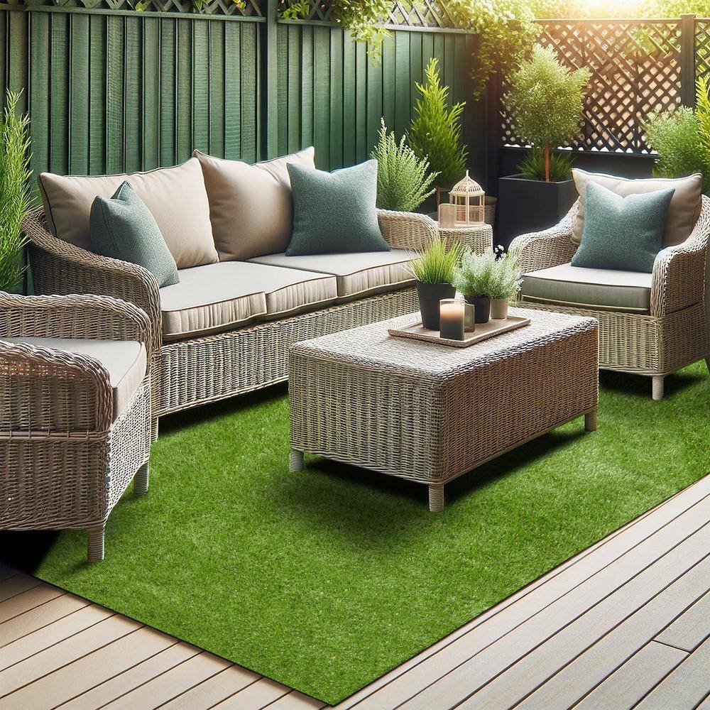 Meadowland Collection Waterproof Solid Indoor/Outdoor 6 ft. x 7 ft. Green Artificial Grass Area Rug - Hercitys