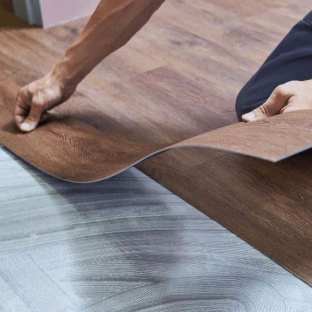 DECO GLUE 1 Gal. (4 qt.) 6-8 Hour Dry Time Universal Resilient/Hard Vinyl and Carpet Floor/Wall Adhesive in Off White - Hercitys