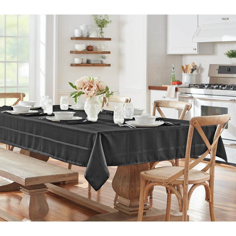 60 in. W x 84 in. L Oblong Black Elegance Plaid Damask Fabric Tablecloth - Hercitys