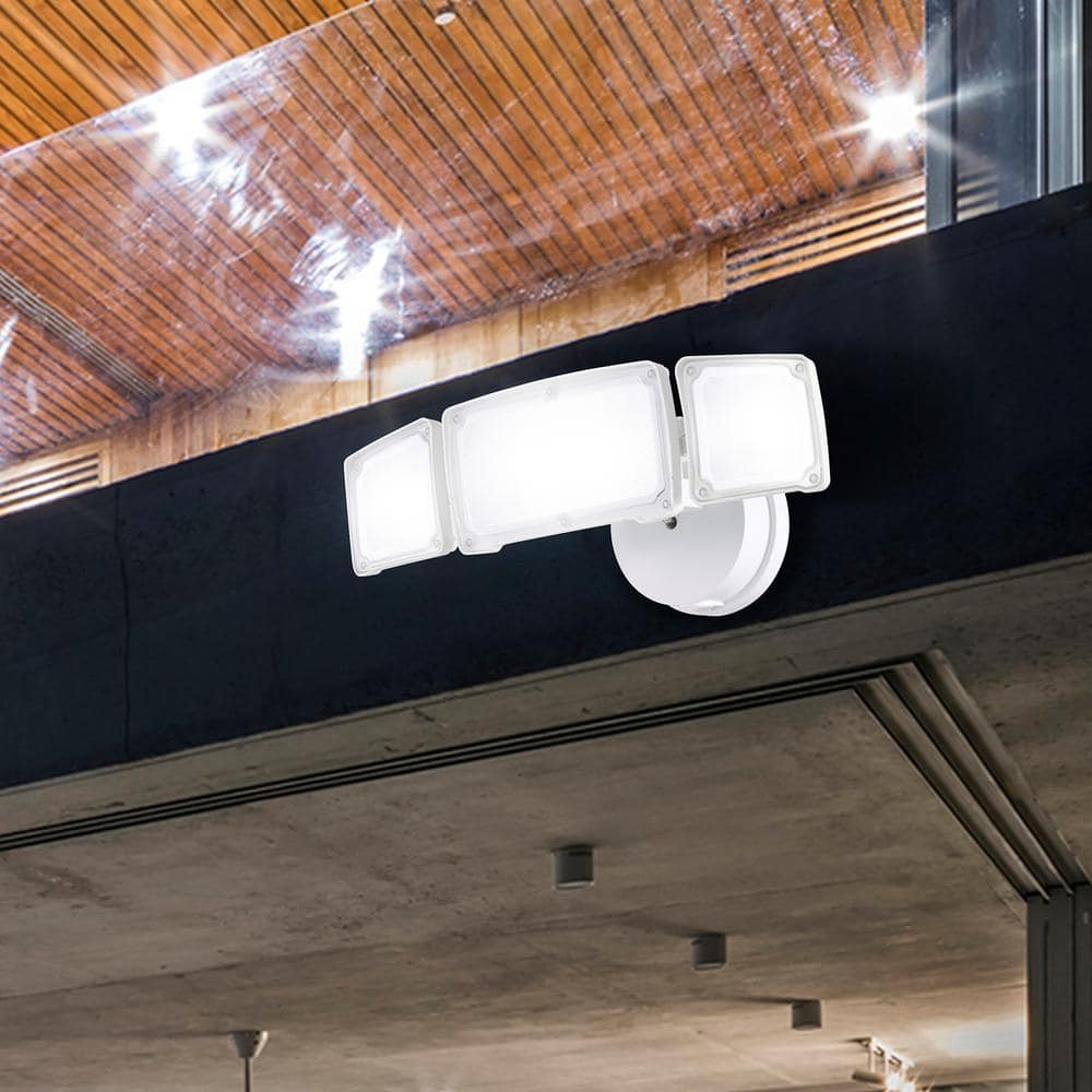 White 40W 5000K Daylight 3800 Lumen Outdoor 3-Head Integrated LED Security Flood Light 2-Pack - Hercitys