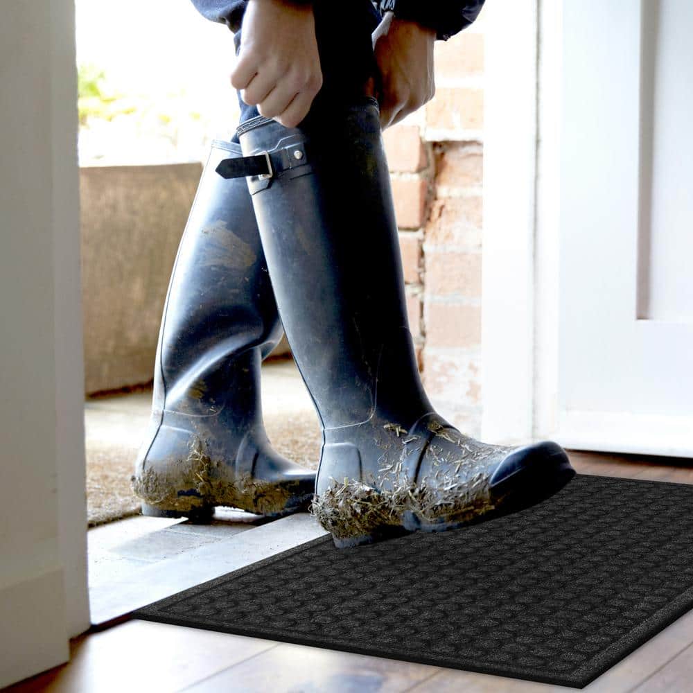 Dots Onyx 18 in. x 30 in. Non-Slip Indoor Door Mat - Hercitys