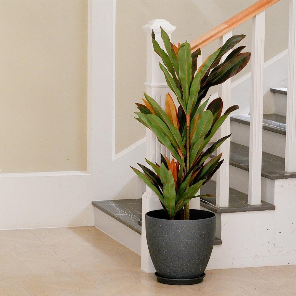 Large 18 inch Black, Plastic Round Outdoor Flower Plant Pots with Saucer Drainage Hole Garden (2-Pack) - Hercitys