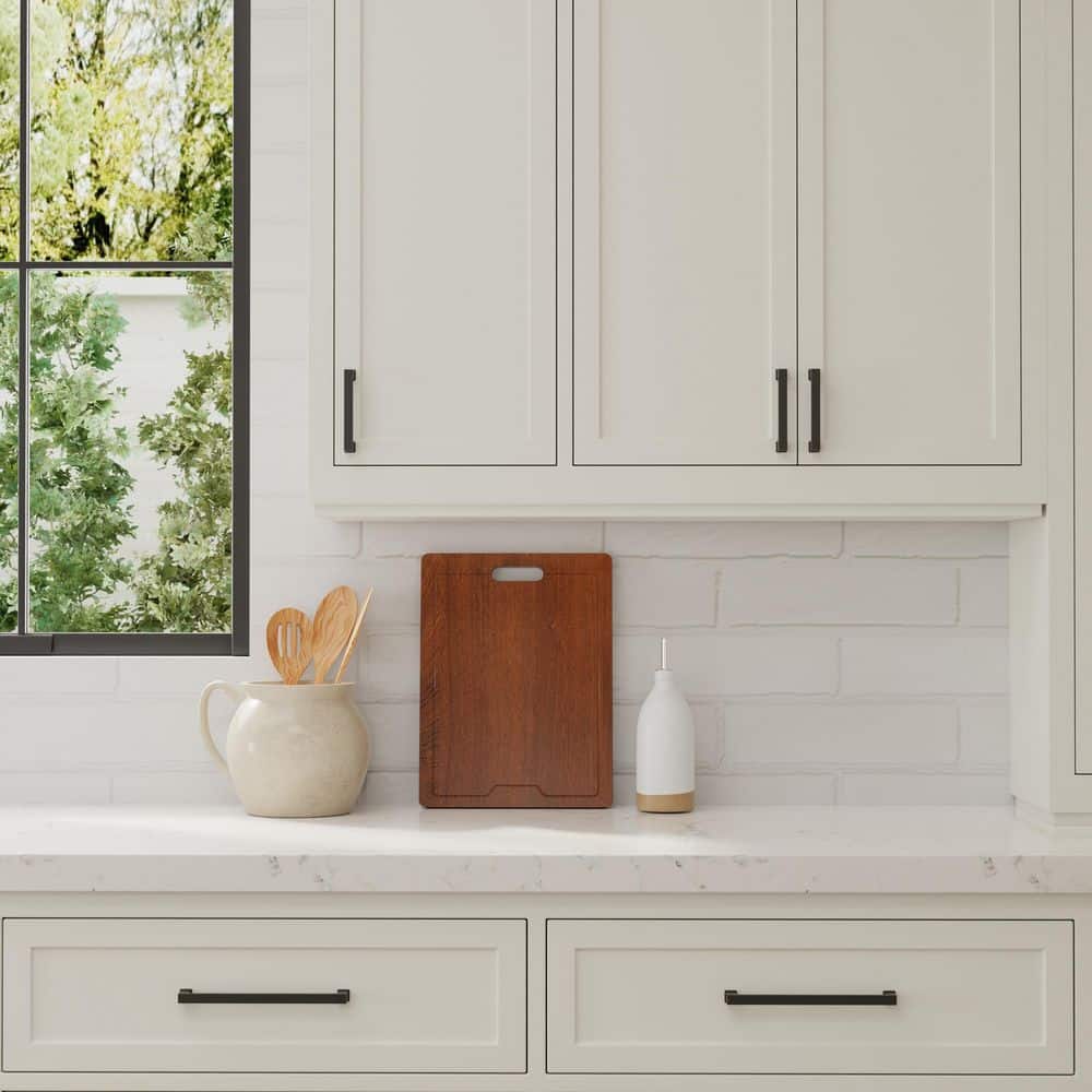 10-Pack Chelsey 4 in. (102 mm) Center-to-Center Classic Matte Black Bar Drawer Pull - Hercitys