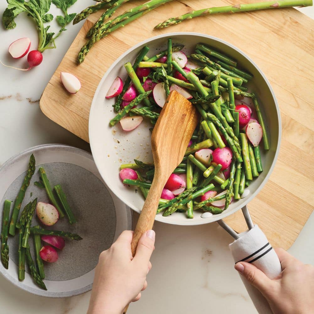 10 in. Hard-Anodized Aluminum Ceramic Nonstick Induction Skillet - Hercitys