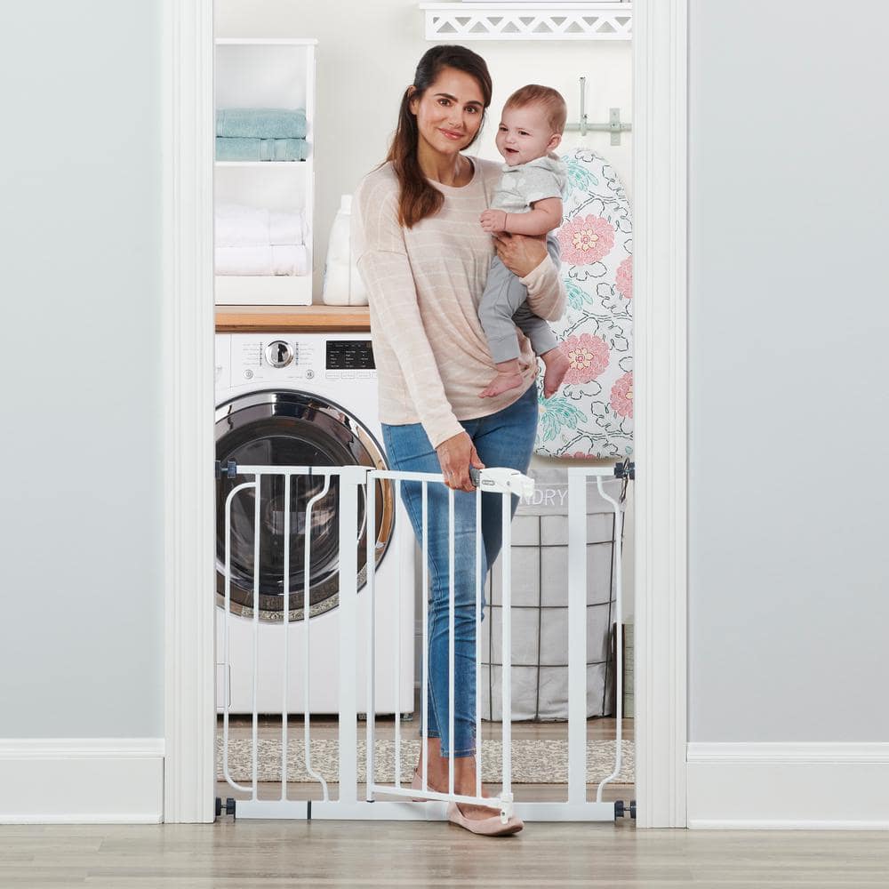 30″ Easy Step Metal Walk-Through Gate - Hercitys