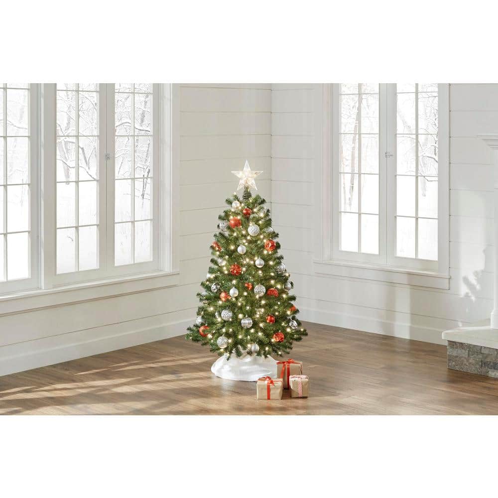 4.5 ft. North Valley Spruce Artificial Christmas Tree with 200 Clear Lights - Hercitys