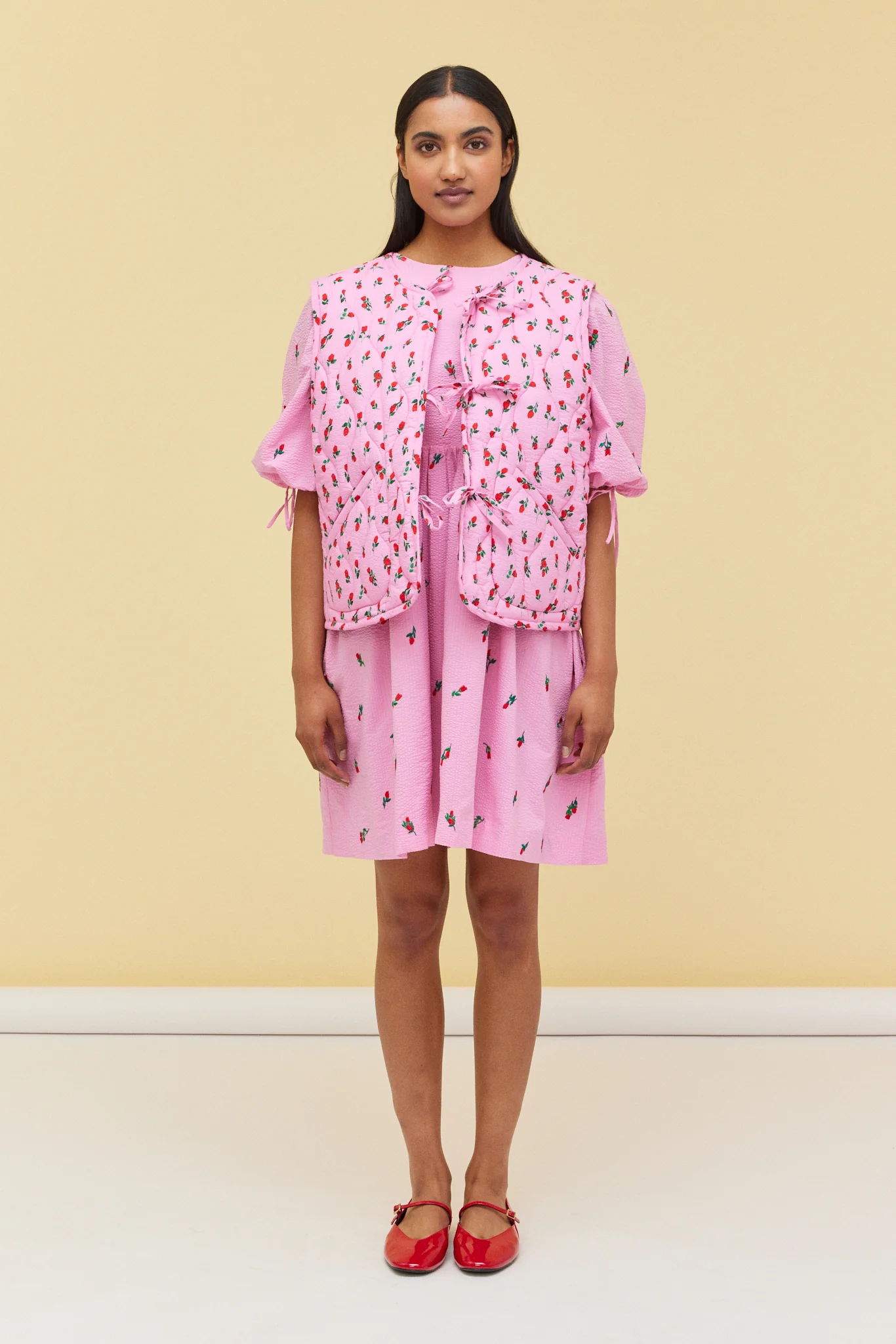 BOW-TIE REVERSIBLE QUILTED VEST - ROSES - Hercitys