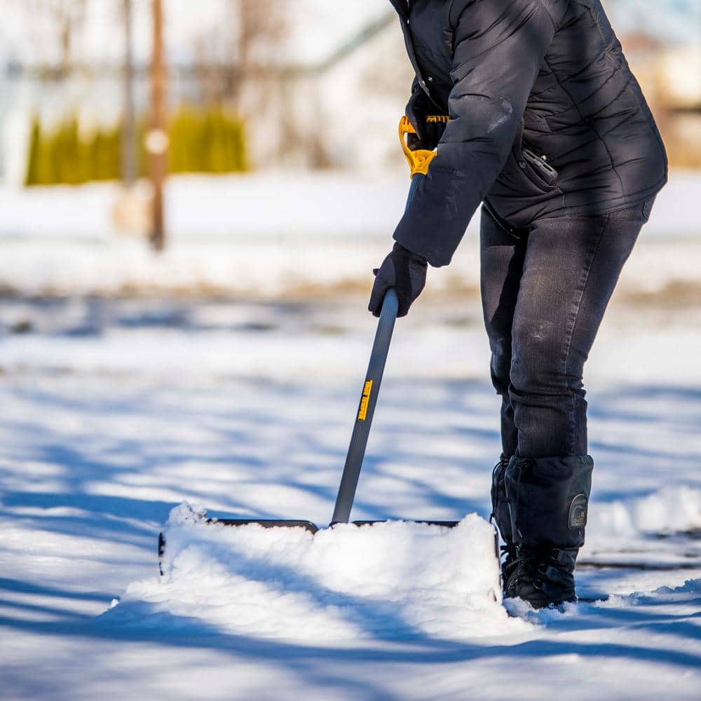 38.3 in. Steel Handle Plastic Snow Shovel (Pack of 2) - Hercitys