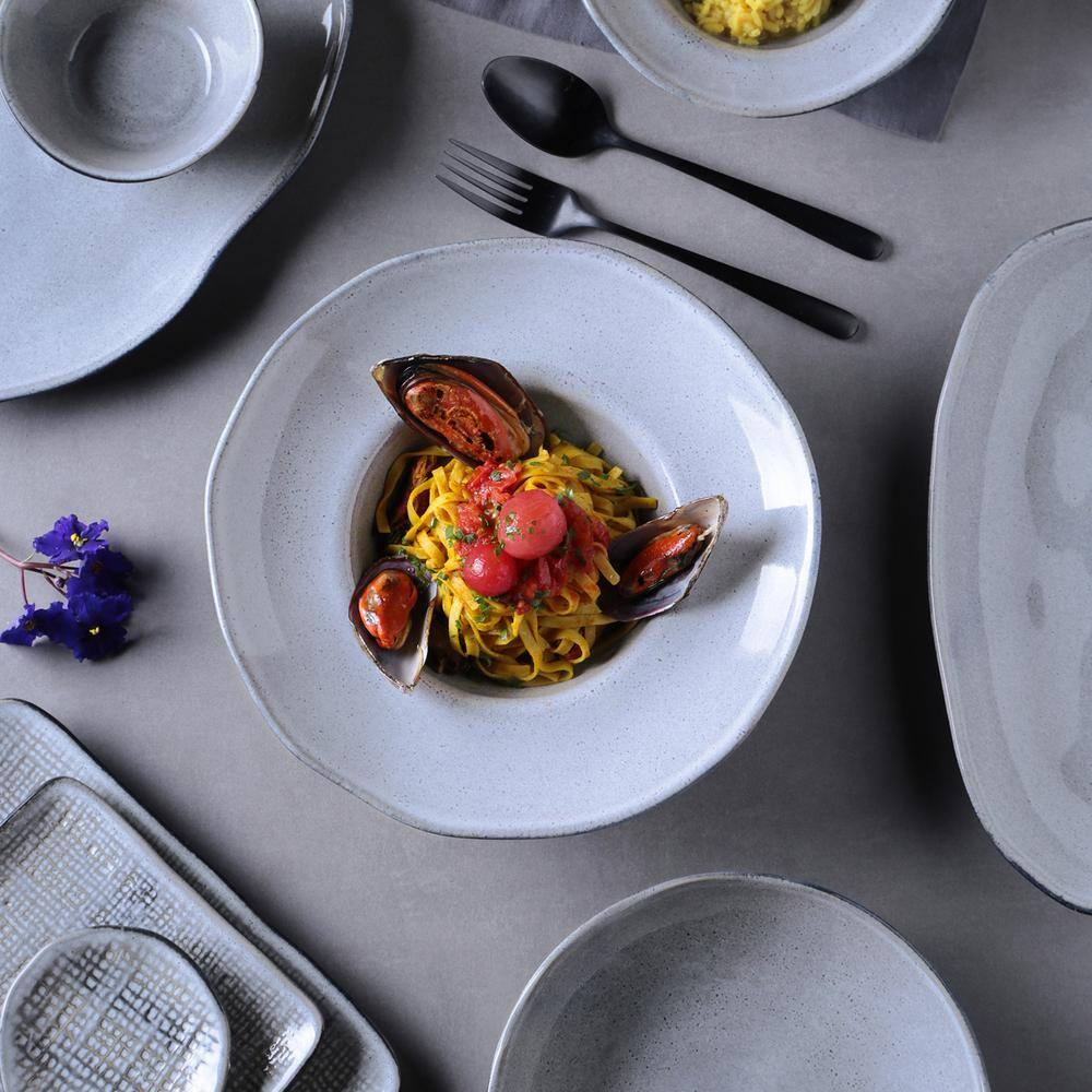 11.81 in. Dust Gray Stoneware Shallow Oval Platter Medium (Set of 4) - Hercitys