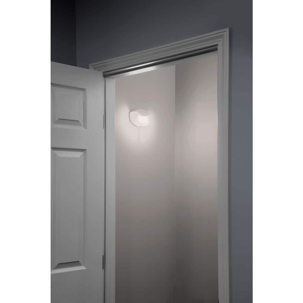 10-Watt White Integrated LED Flush Mount Closet Light with Pull Chain - Hercitys