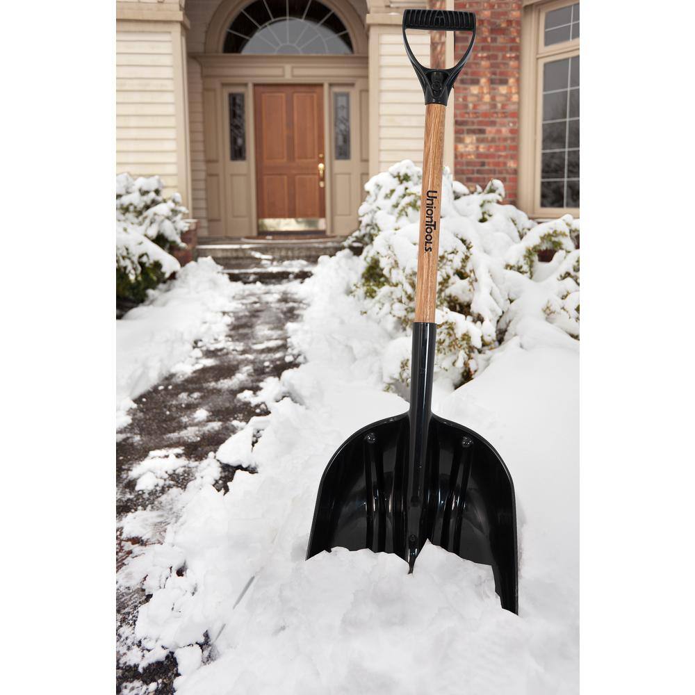 21.61 in. Wood Handle and Plastic Blade D-Grip Snow Shovel Scoop - Hercitys