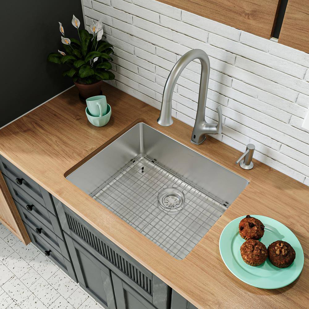 18-Gauge Stainless Steel 23 in. Single Bowl Undermount Kitchen Sink with Accessories - Hercitys