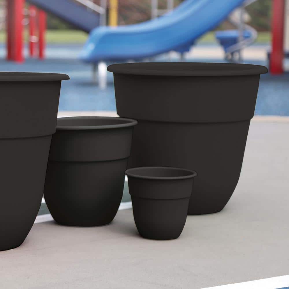 15 in. Dia Black Plastic Planter (6-Pack) - Hercitys