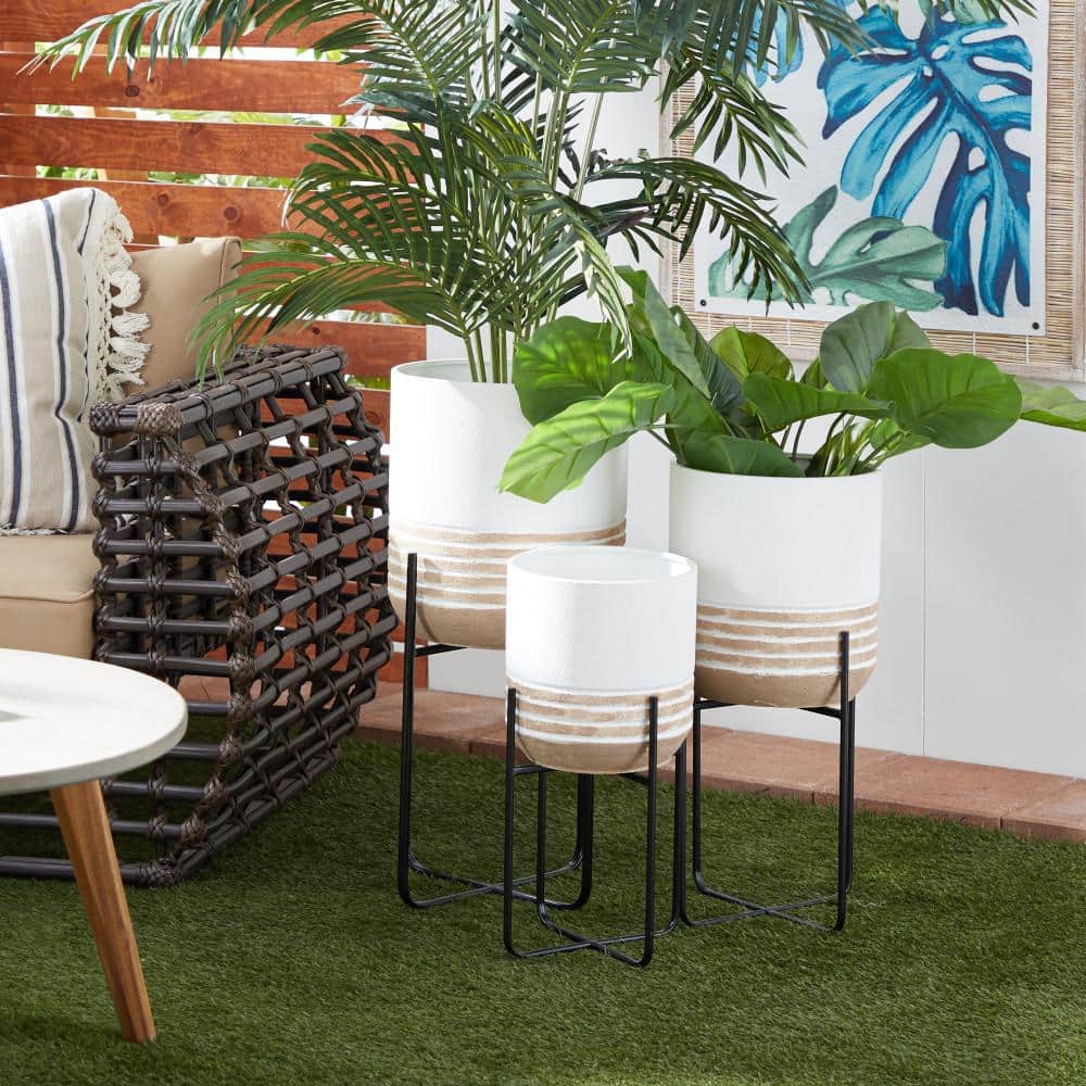 28 in., 24 in., and 20 in. Large White Metal Indoor Outdoor Planter with Removable Stand (3- Pack) - Hercitys